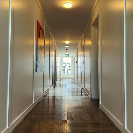 Zwei Löwen Apartment *