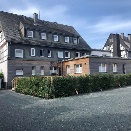 Zwei Löwen Apartment