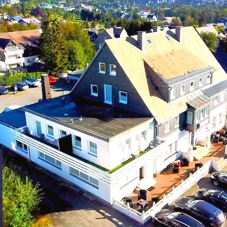 Zwei Loewen Winterberg