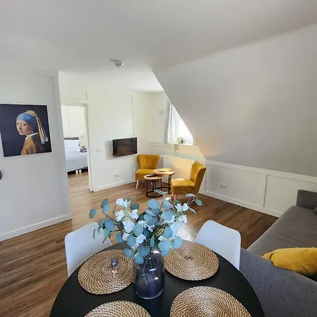 Zwei Loewen Apartamento