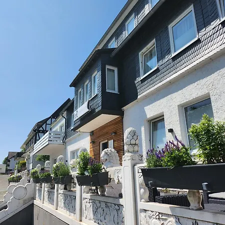 Zwei Loewen Lägenhet *