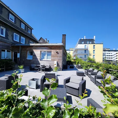 Zwei Löwen Apartment *